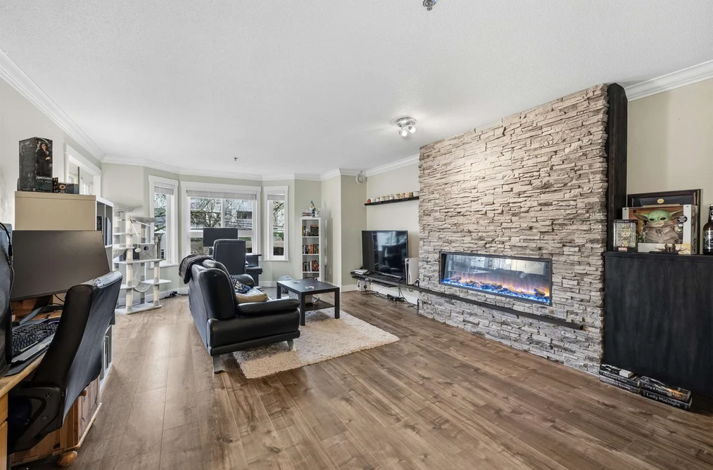 Condo for sale at 209 19721 64 Avenue Langley British Columbia - MLS: R3110599