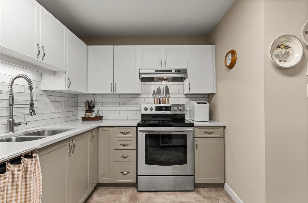 209 20200 54A AVENUE, Langley BC V3A 3W7, Langley BC — Residential for Sale — Photo 4 of 33