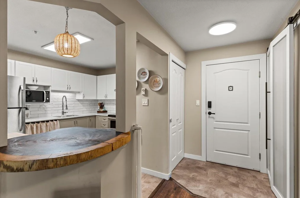209 20200 54A AVENUE, Langley BC V3A 3W7, Langley BC — Residential for Sale — Photo 6 of 33