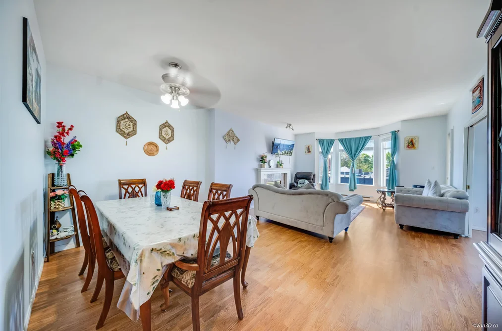 209 20680 56 AVENUE, Langley BC V3A 3Z1, Langley BC — Residential for Sale - Photo 3