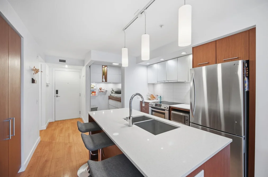 209 221 E 3RD STREET, North Vancouver BC V7L 0C1, North Vancouver BC — Residential for Sale - Photo 4