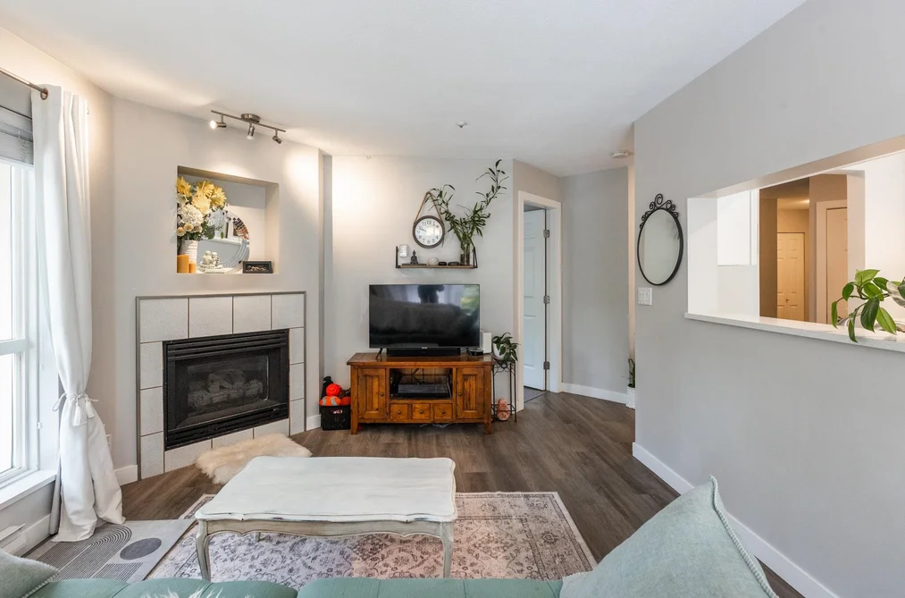 209 2437 WELCHER AVENUE, Port Coquitlam BC V3C 1X8, Port Coquitlam BC — Residential for Sale — Photo 3 of 18
