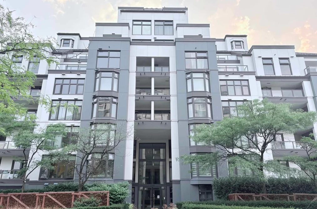 Condo for sale at 209 2468 E Broadway Vancouver British Columbia - MLS: R3155821