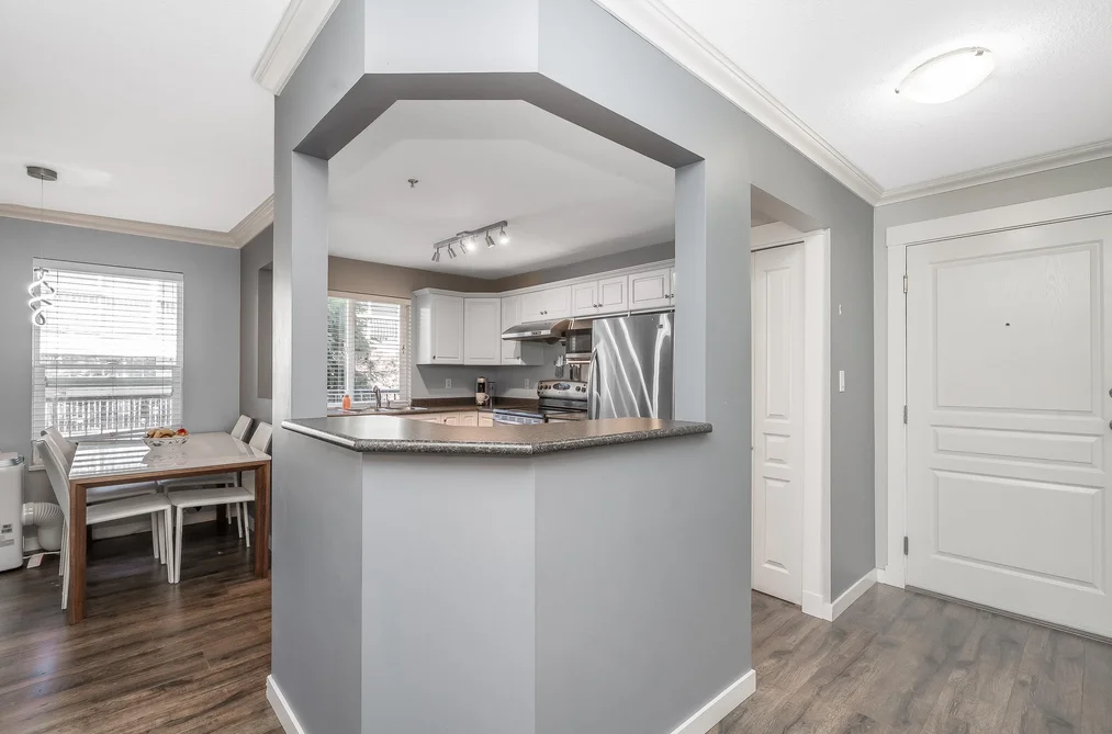 209 33480 GEORGE FERGUSON WAY, Abbotsford BC V2S 2L8, Abbotsford BC — Residential for Sale - Photo 3