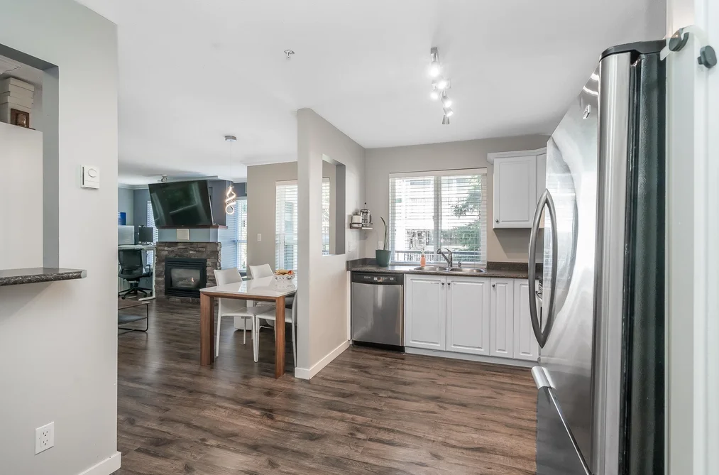 209 33480 GEORGE FERGUSON WAY, Abbotsford BC V2S 2L8, Abbotsford BC — Residential for Sale - Photo 4