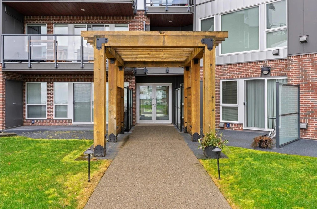 209 378 ESPLANADE AVENUE, Harrison Hot Springs BC V0M 1A3, Harrison Hot Springs BC — Residential for Sale - Photo 3