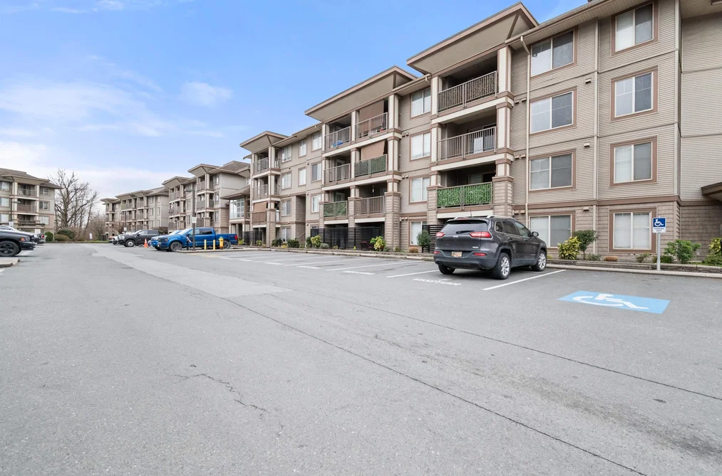 Condo for sale at 209 45567 Yale Road Chilliwack British Columbia - MLS: R3145538