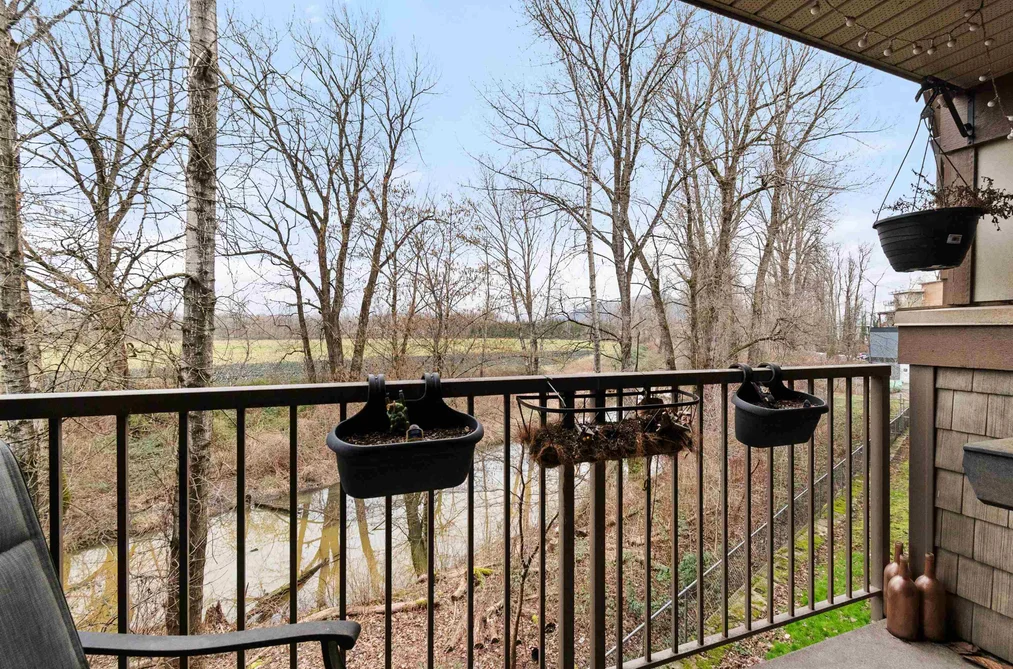 Condo for sale at 209 45567 Yale Road Chilliwack British Columbia - MLS: R3098156