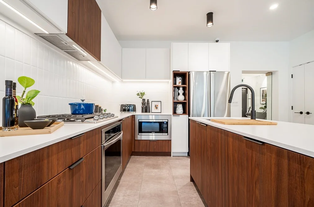 209 623 KEMSLEY AVENUE, Coquitlam BC V3J 0L8, Coquitlam BC — Residential for Sale - Photo 2