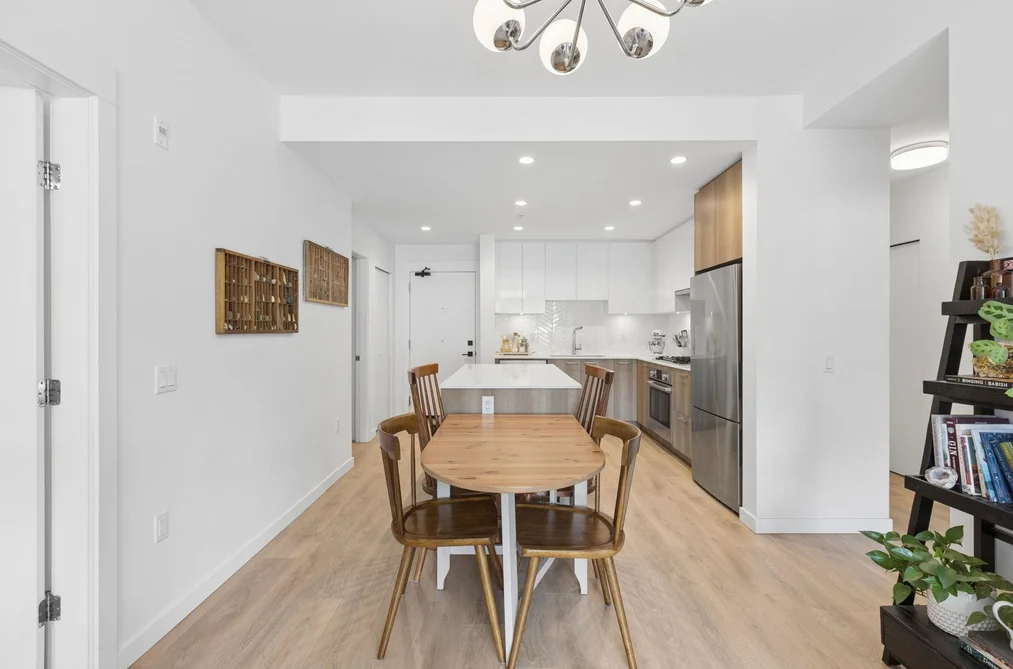 209 715 W 15TH STREET, North Vancouver BC V7M 1T2, North Vancouver BC — Residential for Sale — Photo 10 of 40