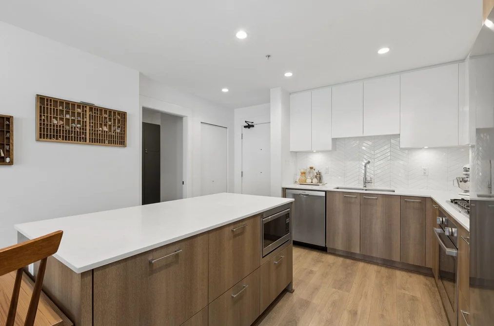 209 715 W 15TH STREET, North Vancouver BC V7M 1T2, North Vancouver BC — Residential for Sale — Photo 13 of 40