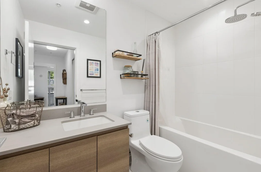 209 715 W 15TH STREET, North Vancouver BC V7M 1T2, North Vancouver BC — Residential for Sale — Photo 22 of 40