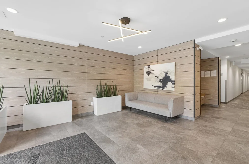 209 715 W 15TH STREET, North Vancouver BC V7M 1T2, North Vancouver BC — Residential for Sale — Photo 3 of 40