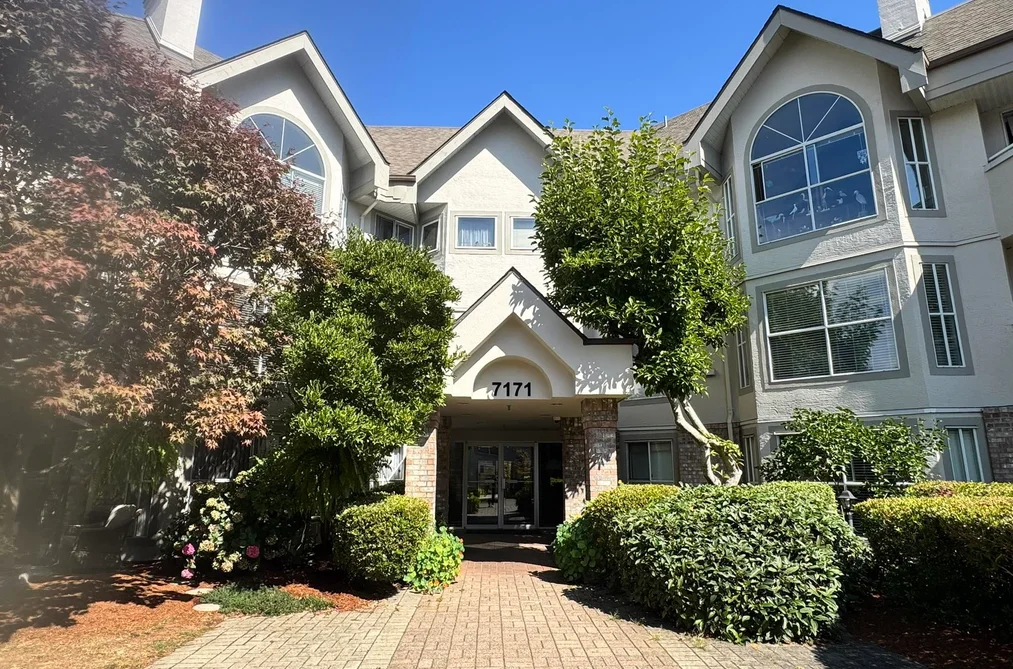 Condo for sale at 209 7171 121 Street Surrey British Columbia - MLS: R3163689