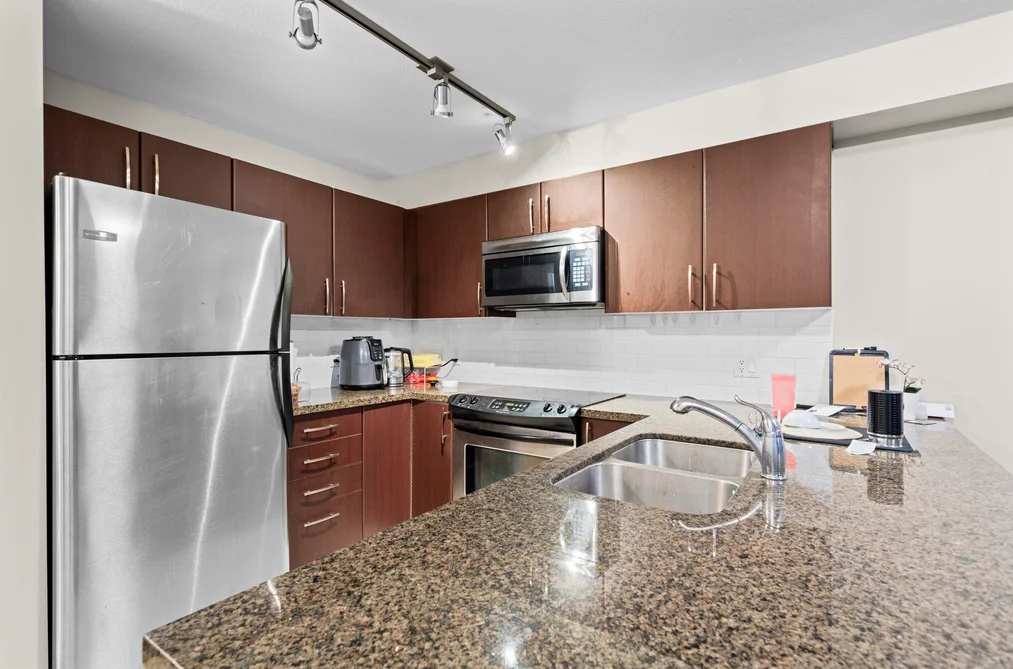 209 7337 MACPHERSON AVENUE, Burnaby BC V5J 0A9, Burnaby BC — Residential for Sale - Photo 4
