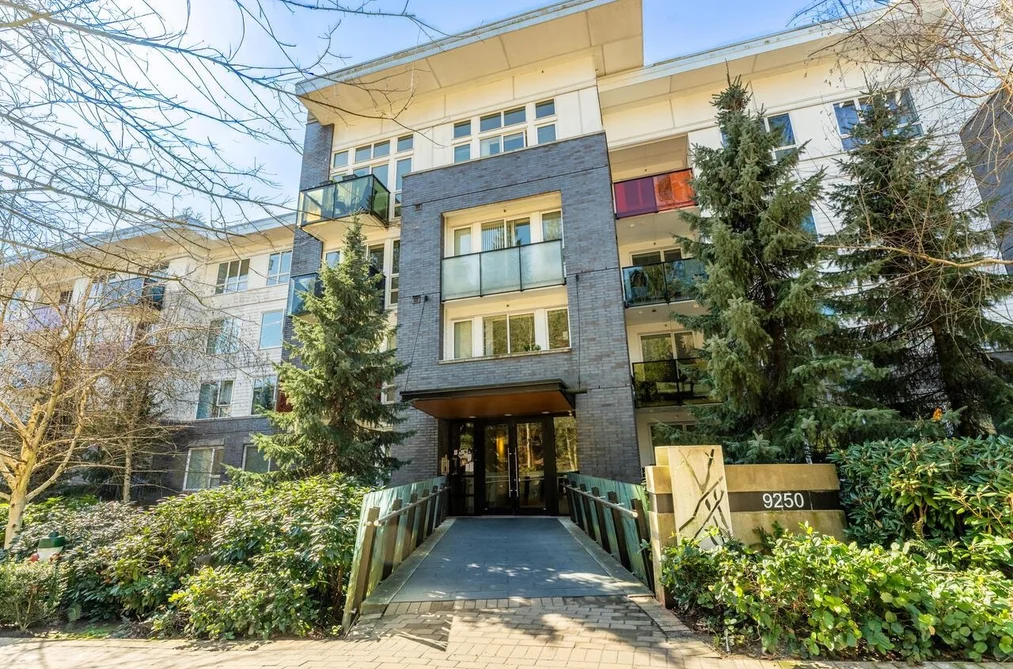 Condo for sale at 209 9250 University High Street Burnaby British Columbia - MLS: R3110287