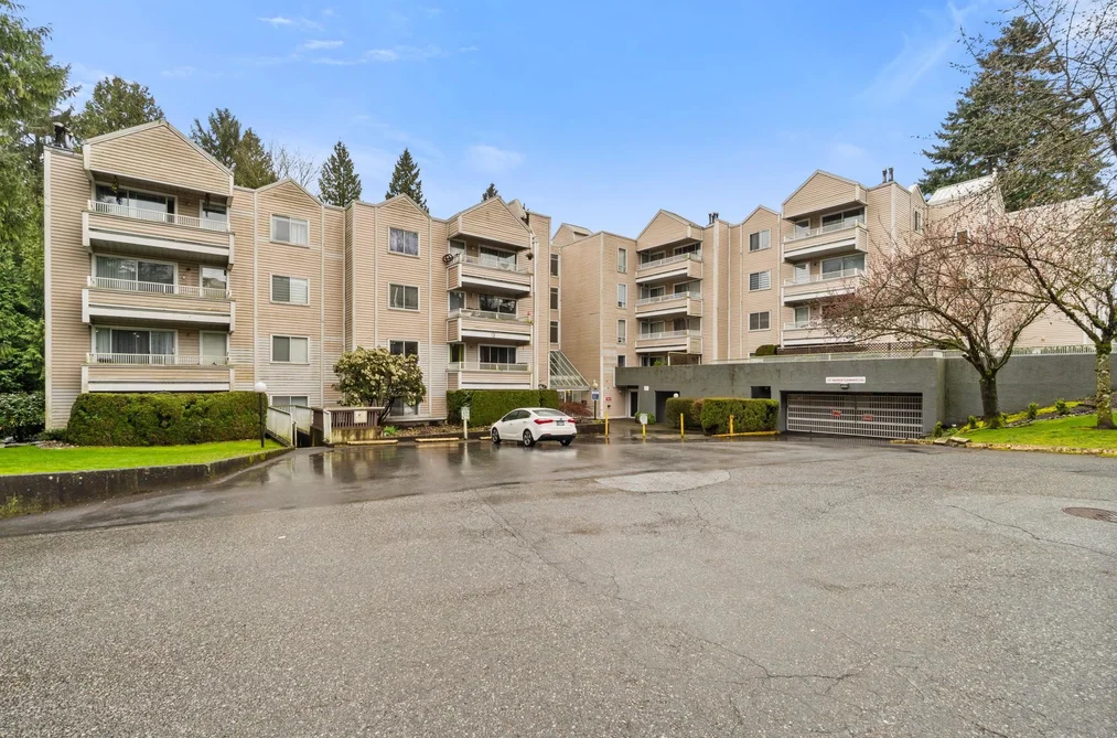 Condo for sale at 209 9644 134 Street Surrey British Columbia - MLS: R3107116