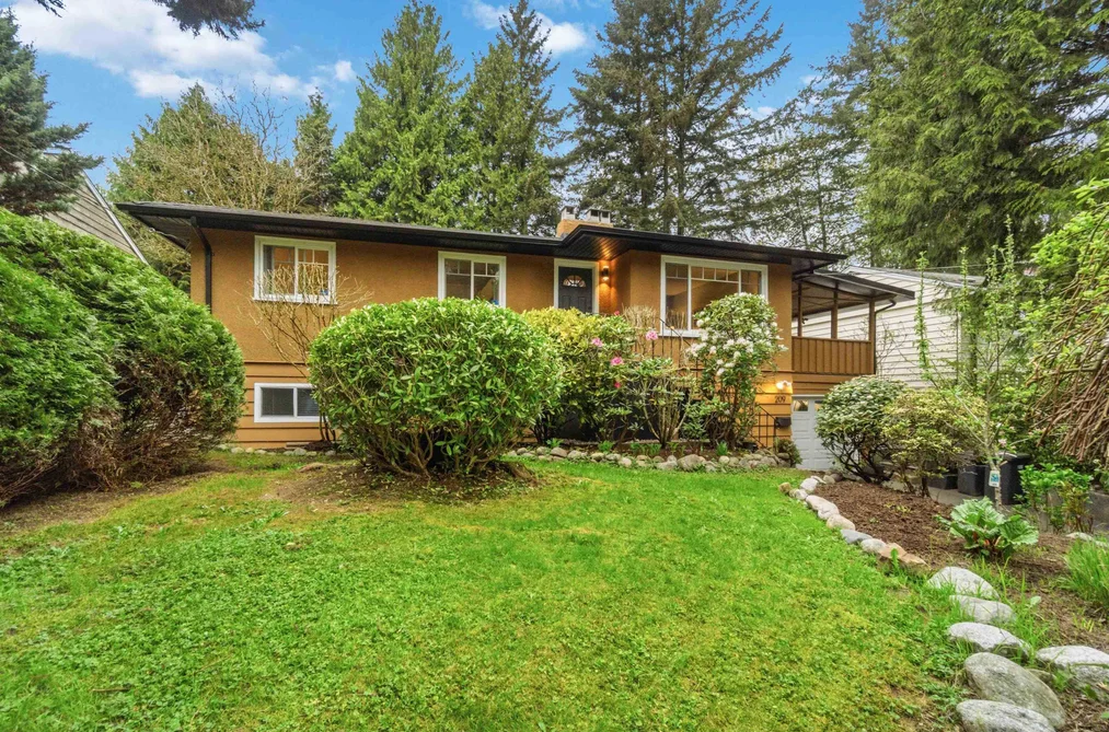 House for sale at 209 Clearview Drive Port Moody British Columbia - MLS: R3115074