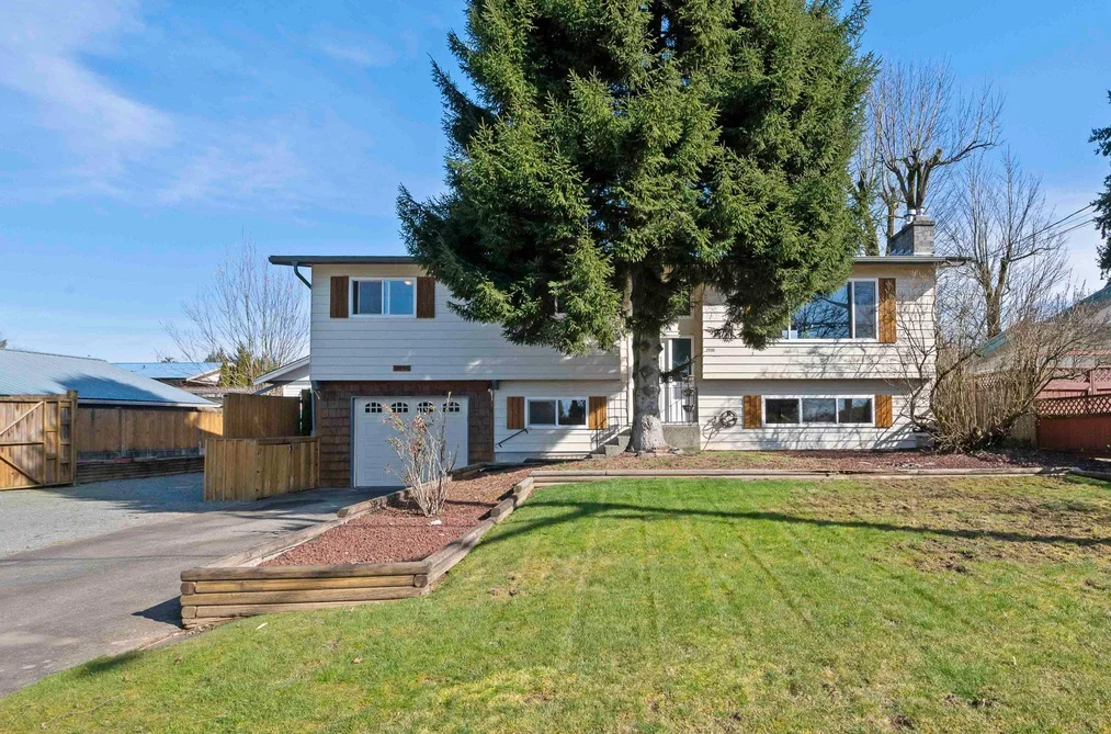 House for sale at 2096 Martens Street Abbotsford British Columbia - MLS: R3095523