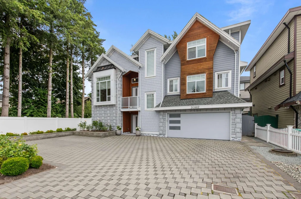 House for sale at 20962 48 Avenue Langley British Columbia - MLS: R3144397