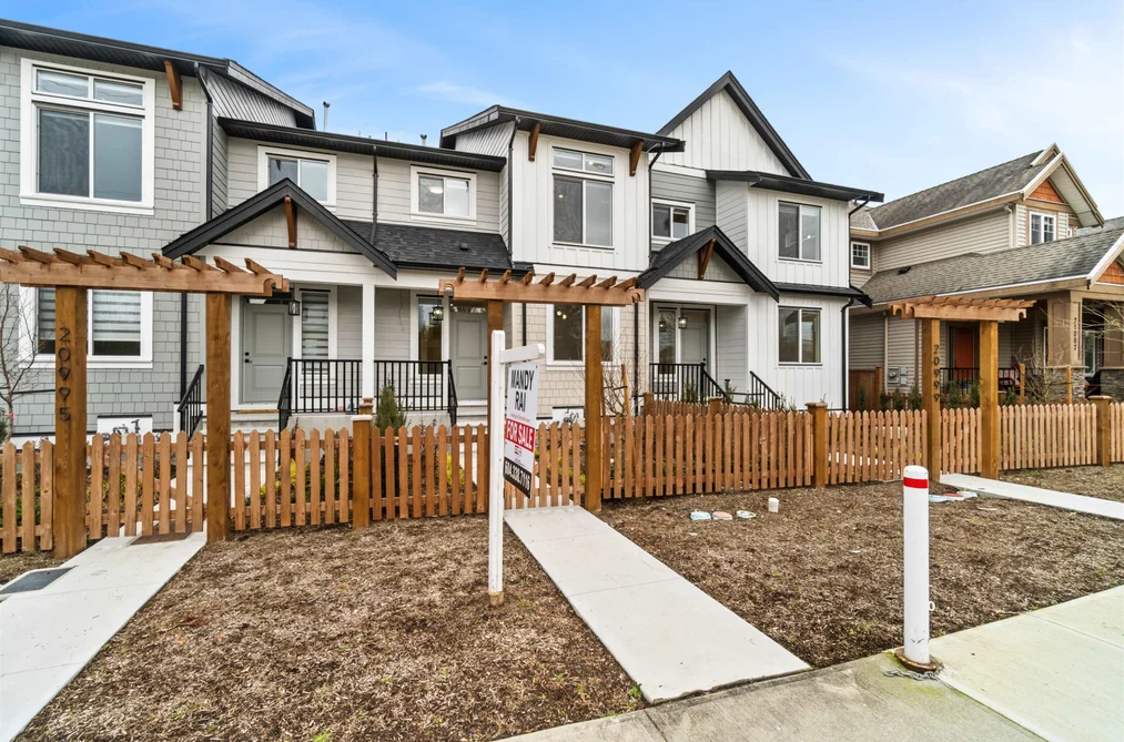 Row House (Non-Strata) for sale at 20997 83 Avenue Langley British Columbia - MLS: R3168858