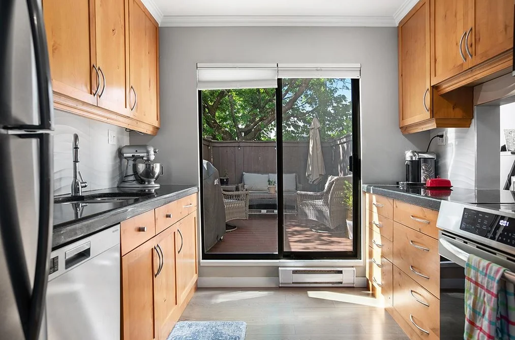 21 230 W 14TH STREET, North Vancouver BC V7M 1P3, North Vancouver BC — Residential for Sale - Photo 3