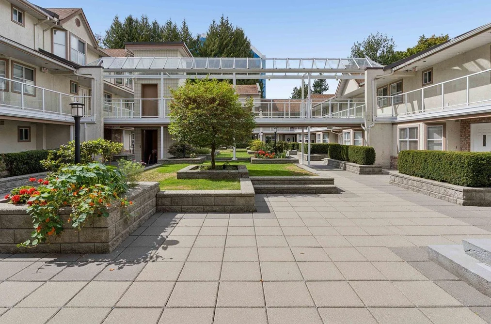 Condo for sale at 21 5575 Patterson Avenue Burnaby British Columbia - MLS: R3160327