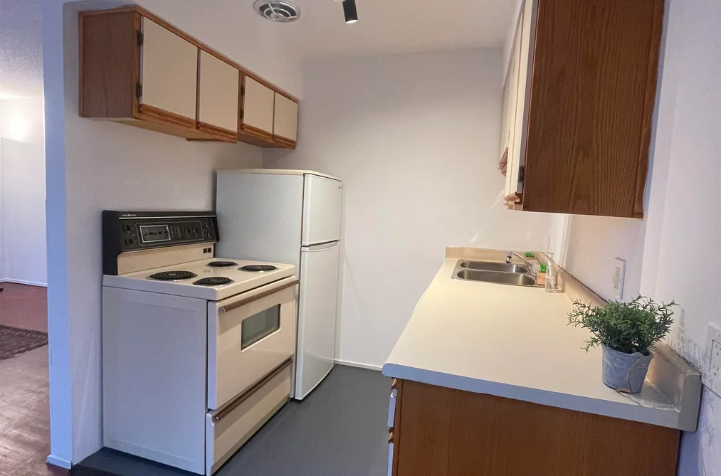 210 1050 JERVIS STREET, Vancouver BC V6E 2C1, Vancouver BC — Residential for Sale - Photo 3