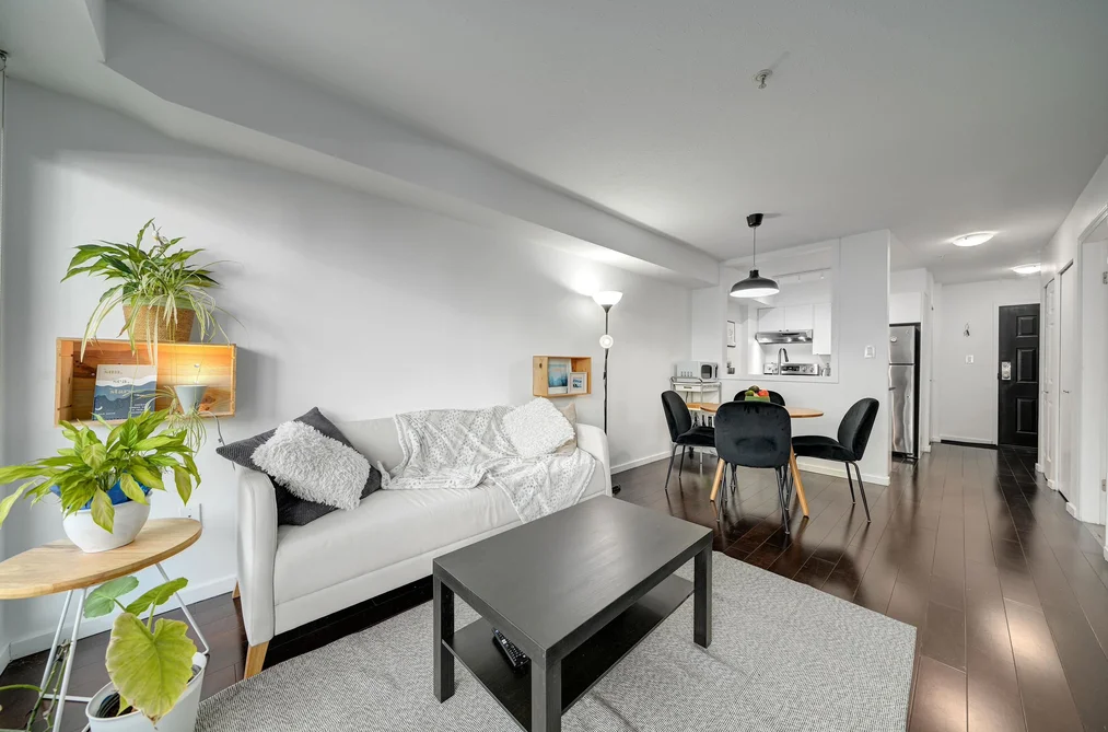 Condo for sale at 210 1099 E Broadway Vancouver British Columbia - MLS: R3102876