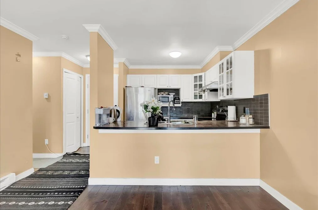 210 15130 108 AVENUE, Surrey BC V3R 0T8, Surrey BC — Residential for Sale — Photo 4 of 35
