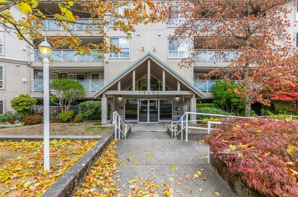 Condo for sale at 210 15150 29a Avenue Surrey British Columbia - MLS: R3152037