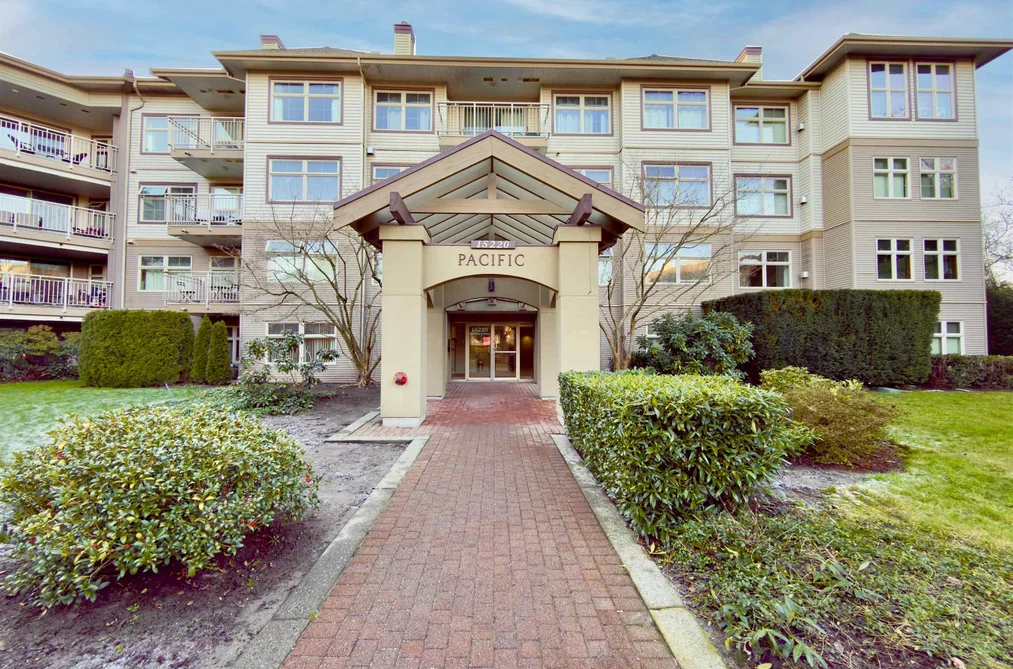 Condo for sale at 210 15220 Guildford Drive Surrey British Columbia - MLS: R3026781