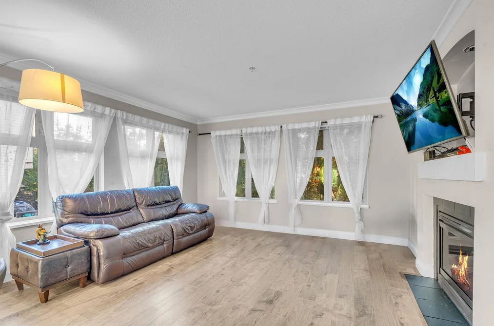 210 15220 GUILDFORD DRIVE, Surrey BC V3R 0Y6, Surrey BC — Residential for Sale - Photo 2