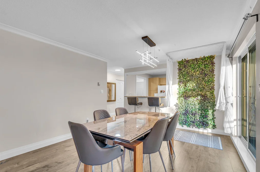 210 15220 GUILDFORD DRIVE, Surrey BC V3R 0Y6, Surrey BC — Residential for Sale - Photo 3