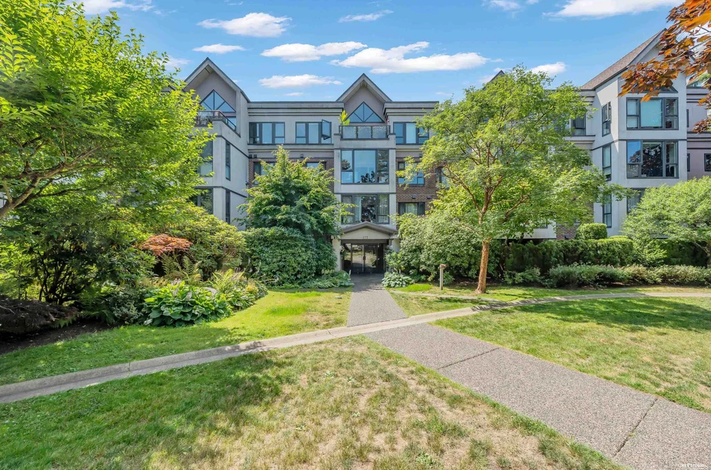 Condo for sale at 210 175 E 10th Street North Vancouver British Columbia - MLS: R3148179