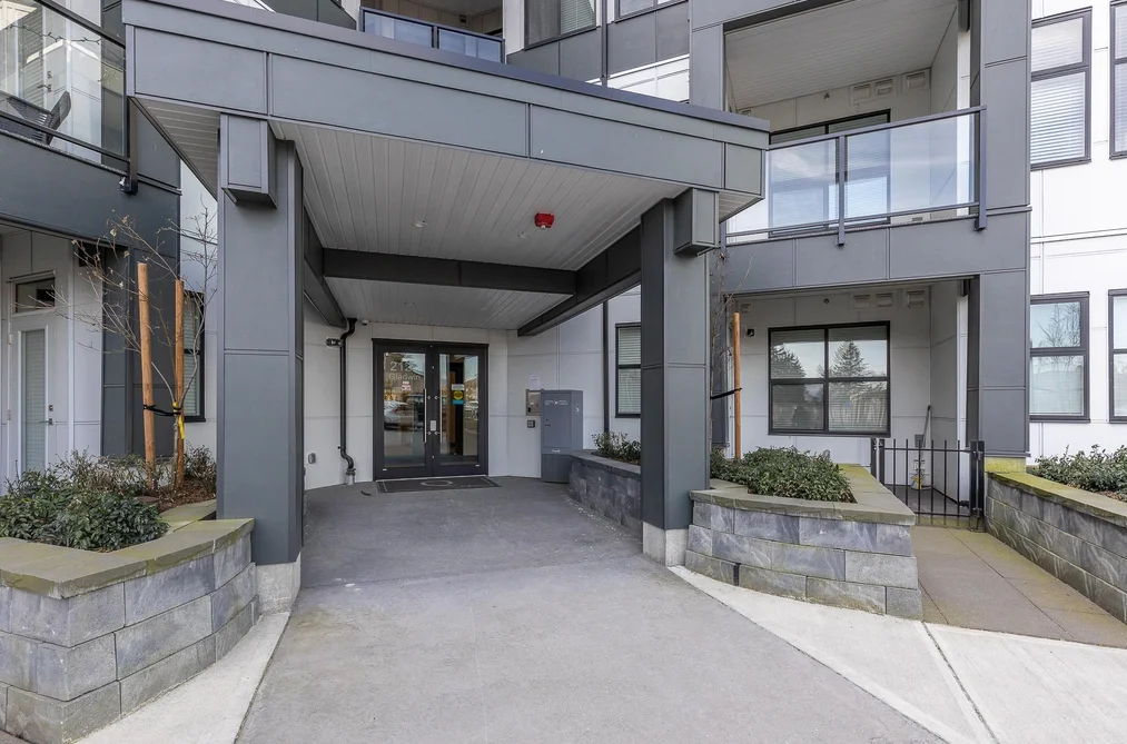 210 2120 GLADWIN ROAD, Abbotsford BC V2S 0L7, Abbotsford BC — Residential for Sale — Photo 3 of 34
