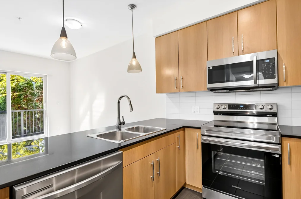 Condo for sale at 210 22290 North Avenue Maple Ridge British Columbia - MLS: R3169438