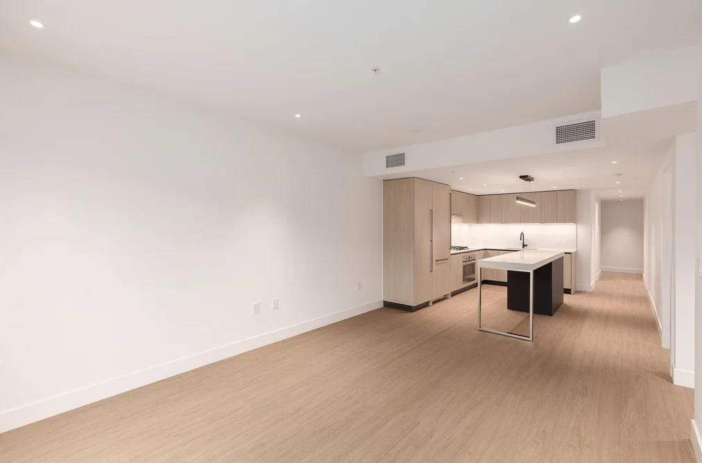 210 2235 E BROADWAY, Vancouver BC V5N 0J5, Vancouver BC — Residential for Sale - Photo 2