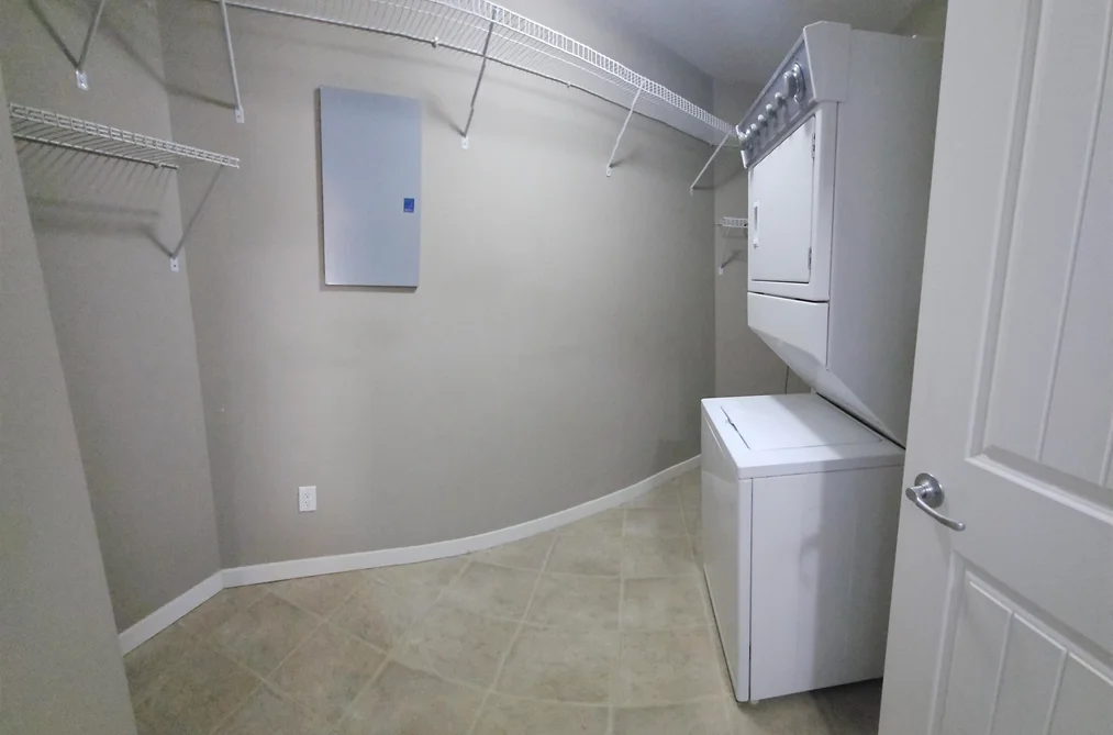 210 32725 GEORGE FERGUSON WAY, Abbotsford BC V2T 5M5, Abbotsford BC — Residential for Sale - Photo 3
