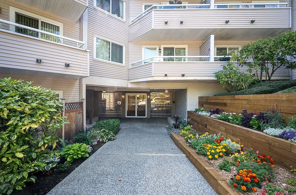Condo for sale at 210 450 Bromley Street Coquitlam British Columbia - MLS: R3155486