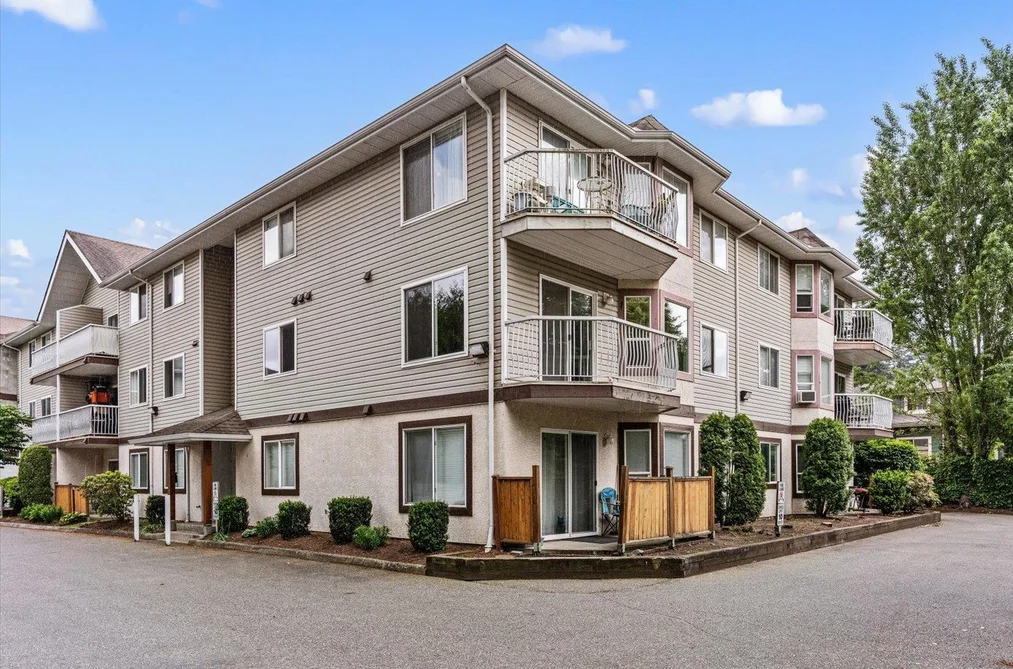 Condo for sale at 210 45222 Watson Road Chilliwack British Columbia - MLS: R3125744