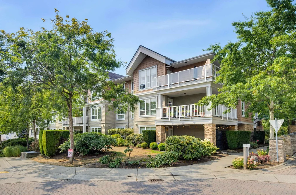Condo for sale at 210 6420 194 Street Surrey British Columbia - MLS: R3156762