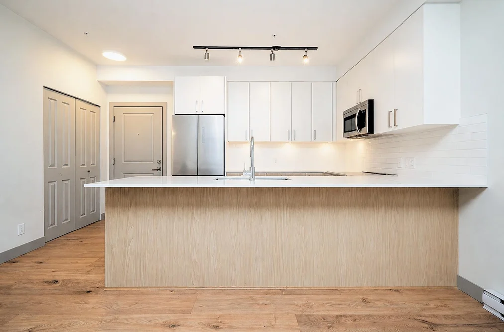 Condo for sale at 210 6968 Royal Oak Avenue Burnaby British Columbia - MLS: R3151348