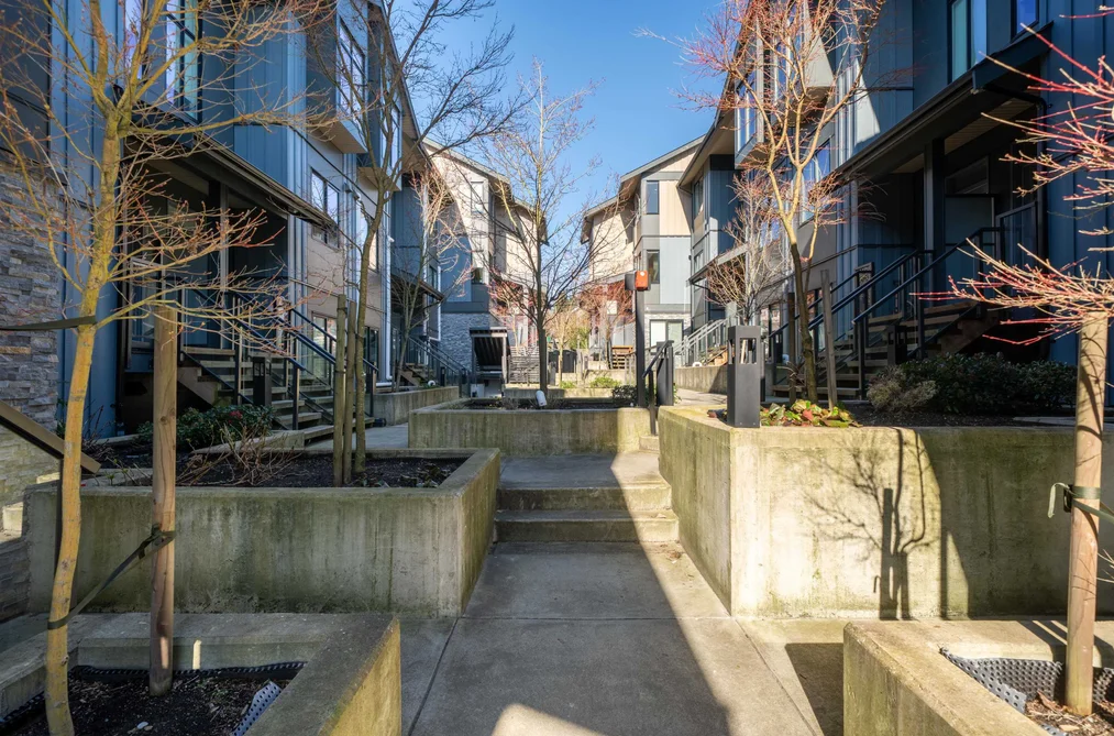 210 7131 17TH AVENUE, Burnaby BC V3N 1K8, Burnaby BC — Residential for Sale - Photo 3