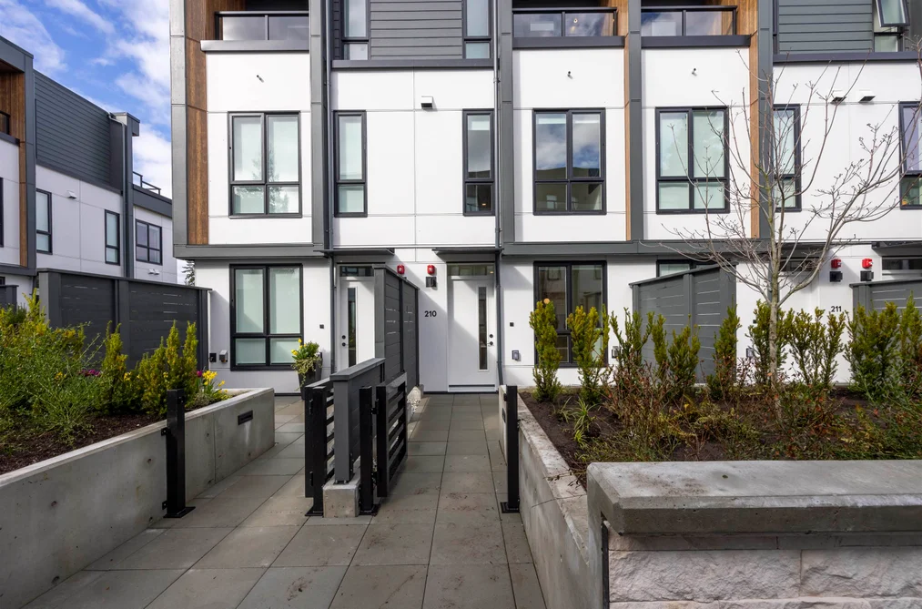 Townhouse for sale at 210 715 Ducklow Street Coquitlam British Columbia - MLS: R3161822
