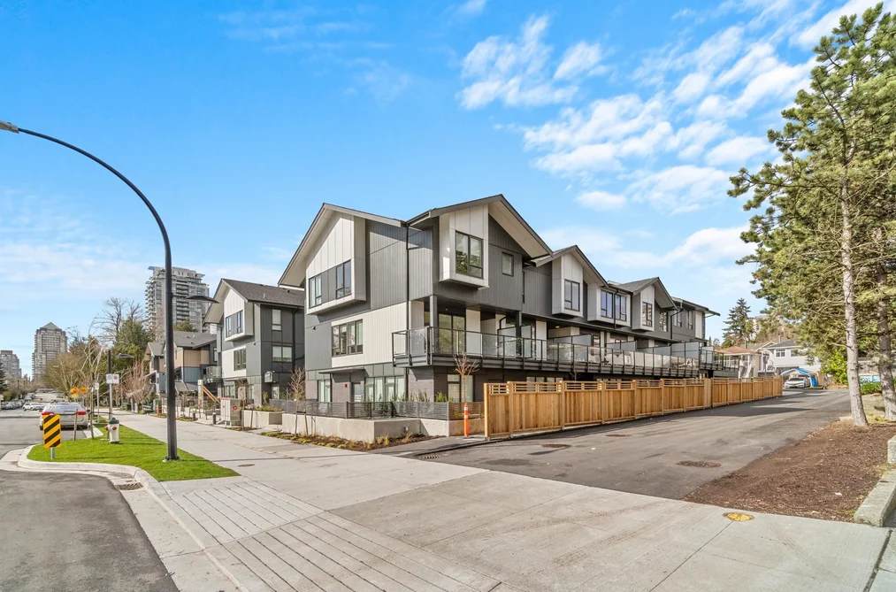 210 7161 17TH AVENUE, Burnaby BC V3N 0K1, Burnaby BC — Residential for Sale - Photo 2