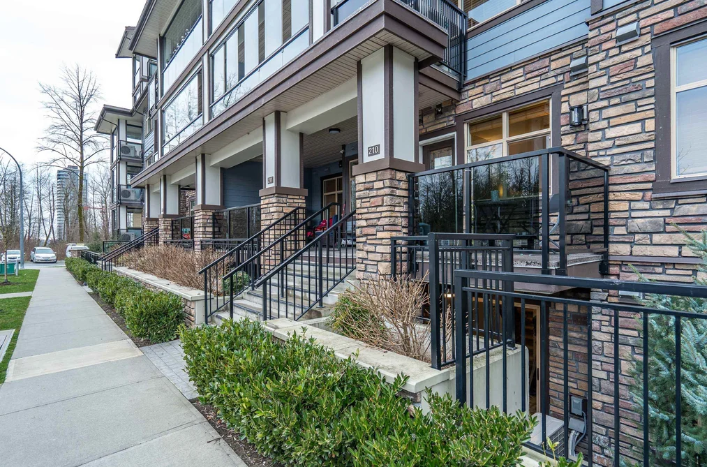 Condo for sale at 210 8526 202b Street Langley British Columbia - MLS: R3089700