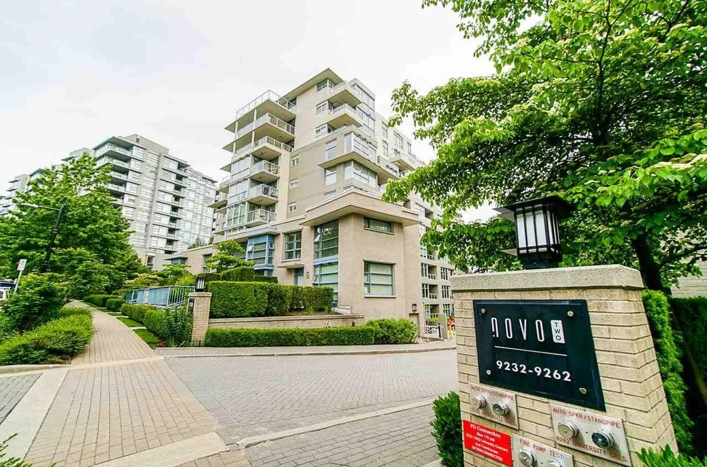 Condo for sale at 210 9232 University Crescent Burnaby British Columbia - MLS: R3129447