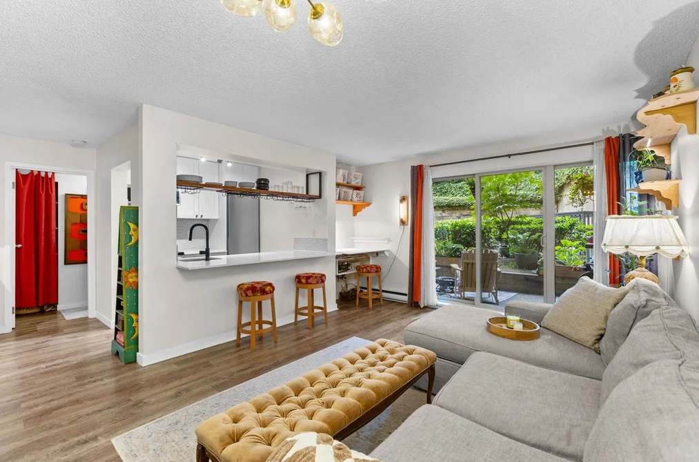 Condo for sale at 210 9867 Manchester Drive Burnaby British Columbia - MLS: R3162353