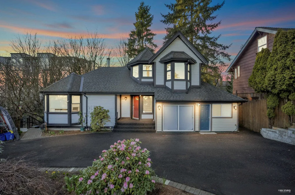 House for sale at 210 Nelson Street Coquitlam British Columbia - MLS: R3096278